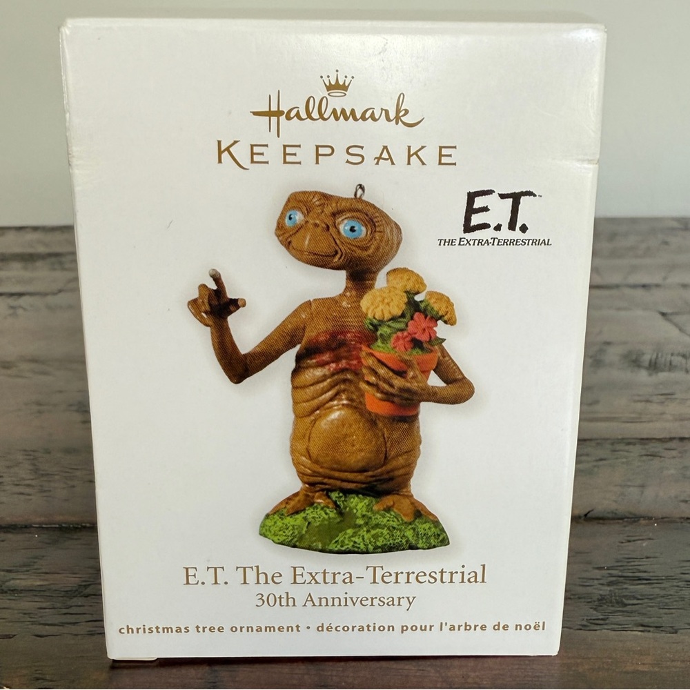 Hallmark Ornament 2012 E.T. The Extra-Terrestrial Glowing Heart Flowerpot